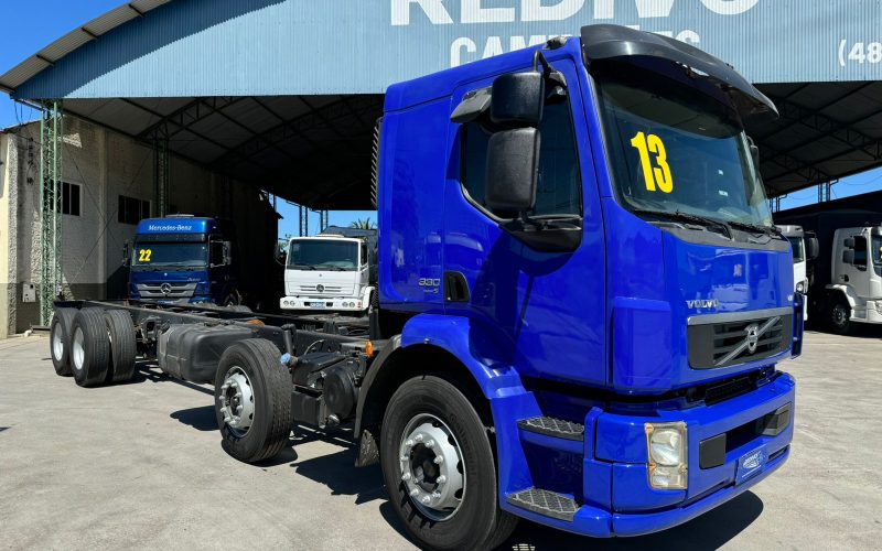 Caminhão Volvo VM 330 Bitruck 8x2 (22)