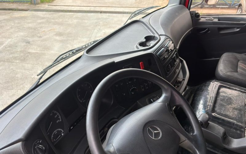 Mercedes Benz Atego 2426 (51)