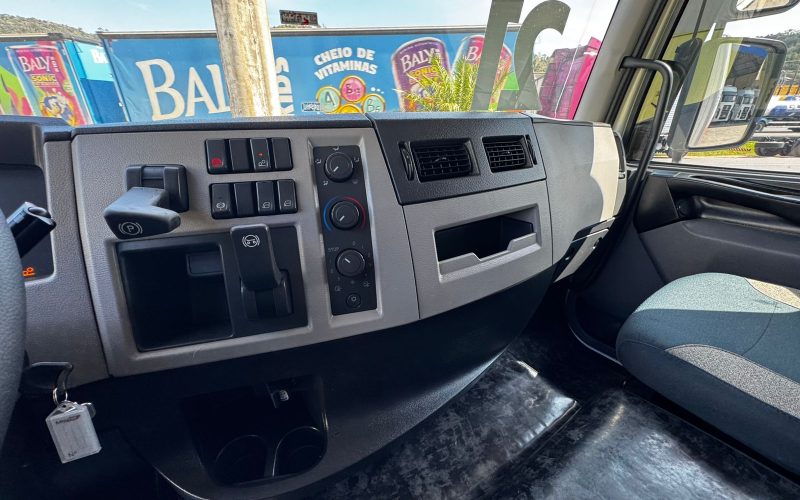 VOLVO VM 330 ANO 2021 TRUCK (14)