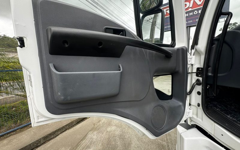 WhatsApp Image 2025-11-24 at 16.03.37 (2)