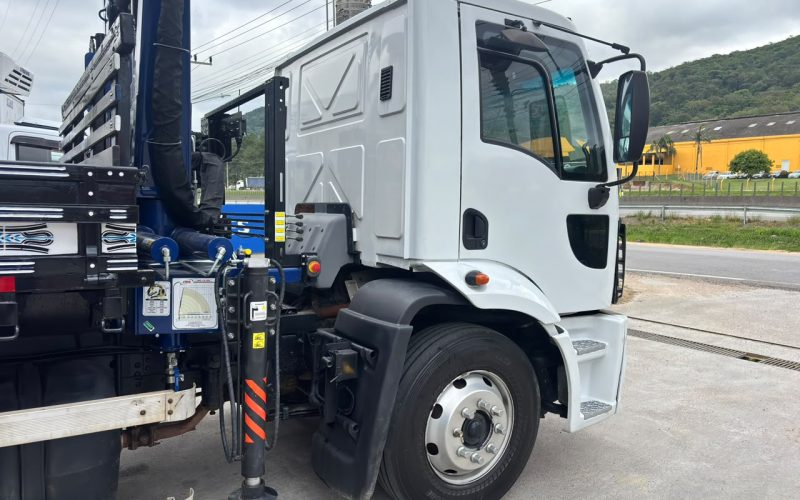 ford cargo 1317 muck (8)