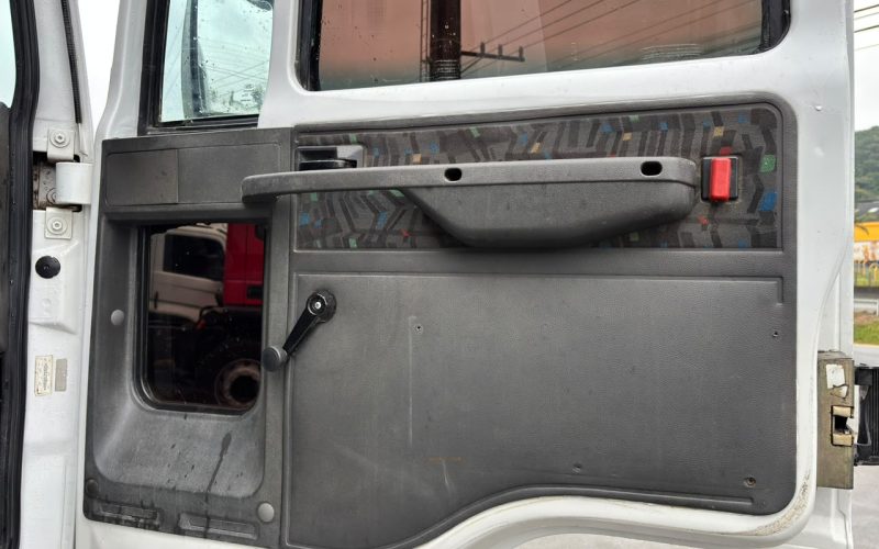 ford cargo 2422 ano 2010 (16)