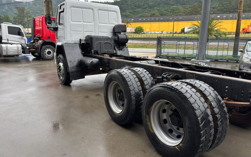 ford cargo 2422 ano 2010 (7)