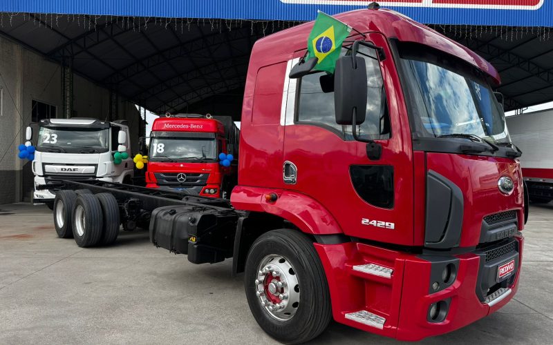 ford cargo 2429 ano 2013 (2)