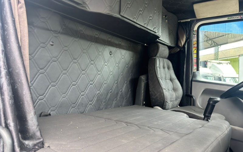 volks 24-250 ano 2010 (1)