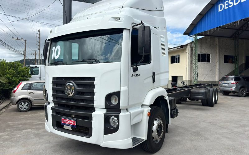 volks 24-250 ano 2010 (2)