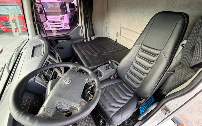 volvo vm 270 ano 2013 (19)