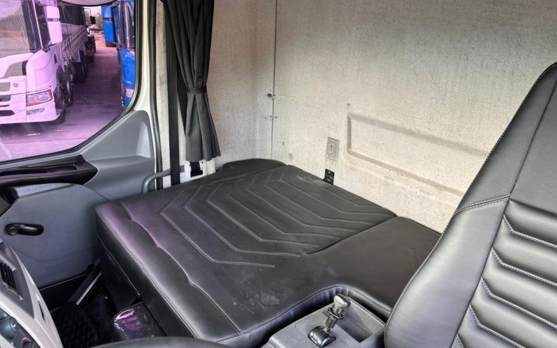 volvo vm 270 ano 2013 (20)