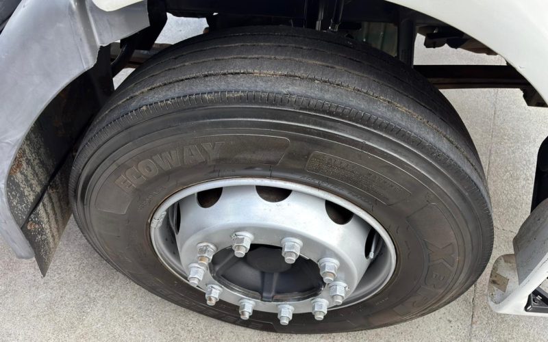 volvo vm 270 ano 2013 (21)