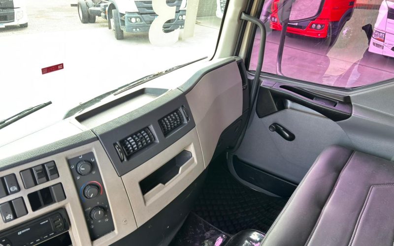 volvo vm 270 ano 2013 (22)