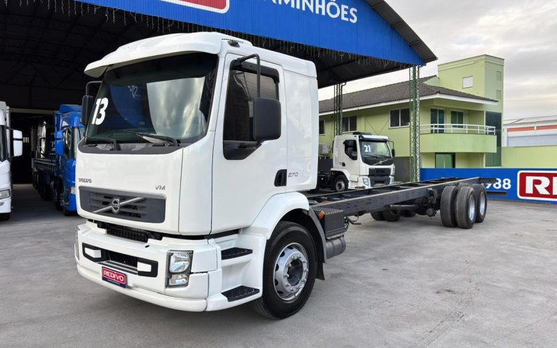 volvo vm 270 ano 2013 (4)