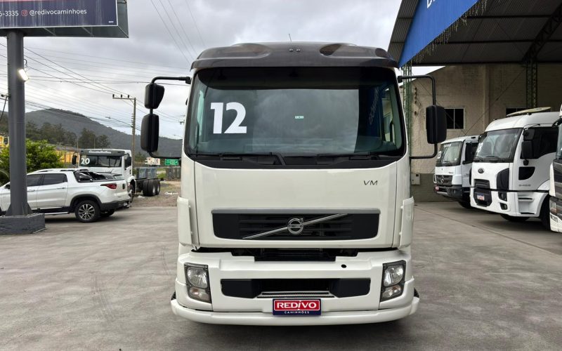 volvo vm 330 ano 2022 (1)