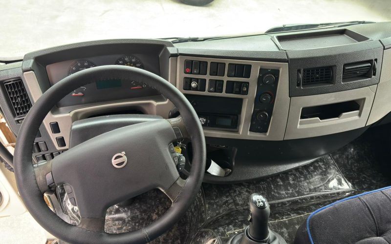 volvo vm 330 ano 2022 (21)
