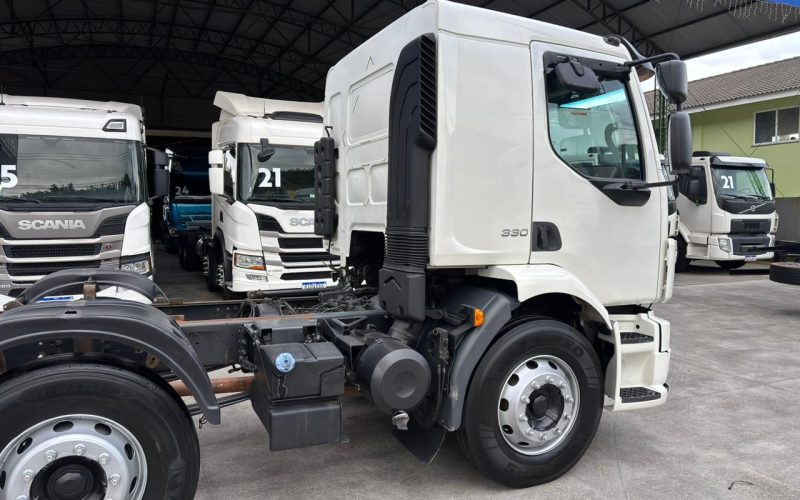 volvo vm 330 ano 2022 (4)