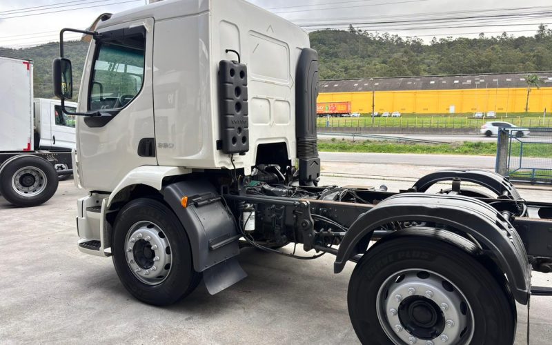 volvo vm 330 ano 2022 (5)