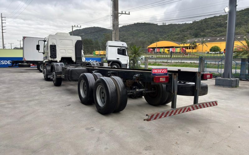 volvo vm 330 ano 2022 (7)